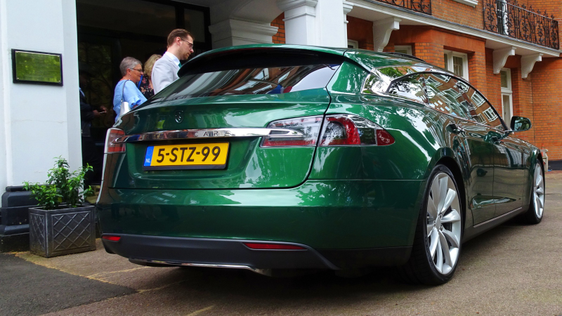 Illustration for article titled I Had A Look Around The Tesla Model S Shooting Brake And It’s
Pretty Cool